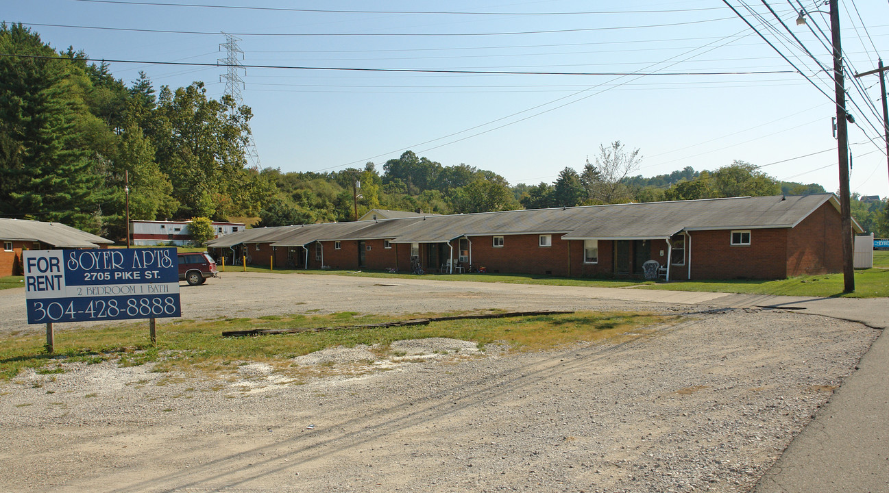 2705 Pike St in Parkersburg, WV - Building Photo