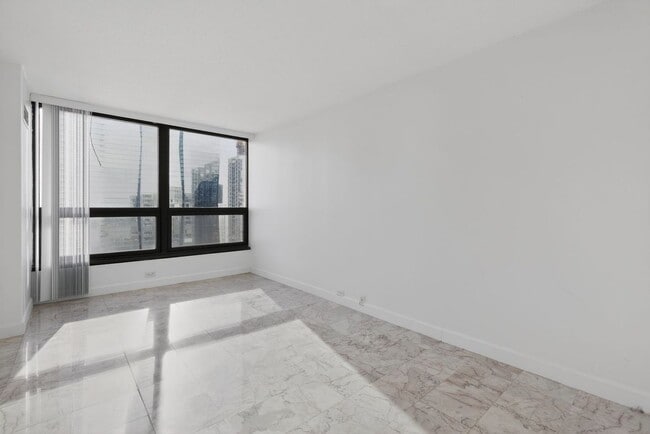 property at 360 E Randolph St