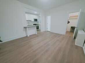 82 Lindale St, Unit 1 in Stamford, CT - Foto de edificio - Building Photo