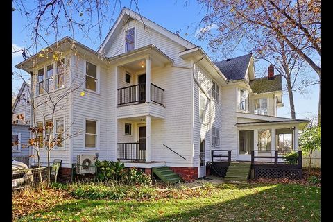 13860 Clifton Blvd, Unit 1st floor unit#1 in Lakewood, OH - Building Photo - Building Photo