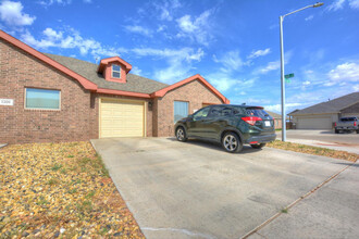 1211 N Essex Ave in Lubbock, TX - Foto de edificio - Building Photo