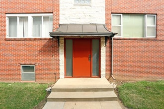 Midtown Court in Omaha, NE - Foto de edificio - Building Photo