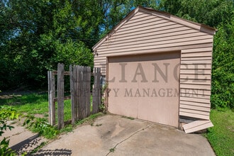 1555 N Northeast Pkwy in Wichita, KS - Building Photo - Building Photo