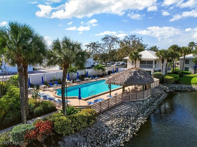 845 Gulf Pavillion Dr in Naples, FL - Building Photo - Building Photo