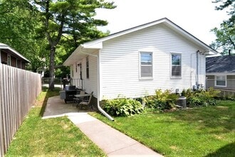 3247 Grimes Ave N in Robbinsdale, MN - Building Photo - Building Photo