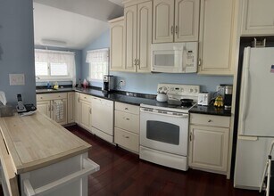 15 W Connecticut Ave in Somers Point, NJ - Building Photo - Building Photo