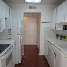 430 N Civic Dr-Unit -203 in Walnut Creek, CA - Building Photo - Building Photo