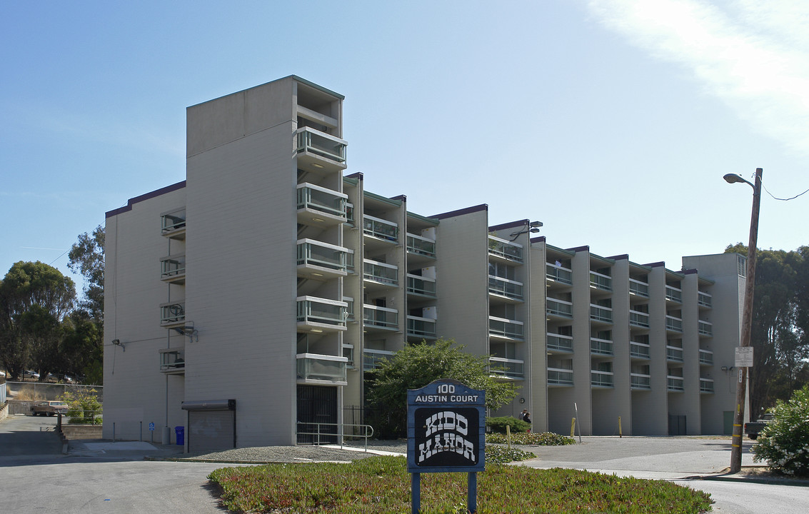 100 Austin Ct in San Pablo, CA - Foto de edificio