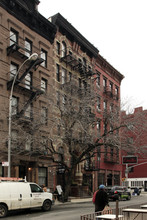 228 W Fourth St in New York, NY - Building Photo - Building Photo