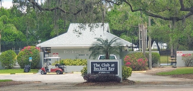 1512 Bay View St in Tarpon Springs, FL - Building Photo - Building Photo