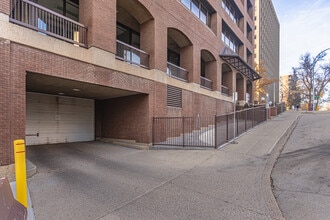 Park Plaza in Edmonton, AB - Building Photo - Building Photo