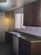32318 Emerald Rd in Lucerne Valley, CA - Building Photo - Building Photo