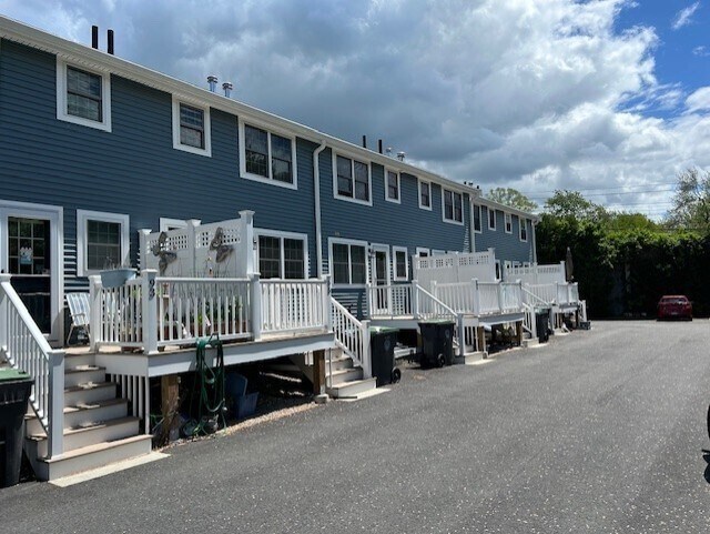 97 Durham Rd in Dedham, MA - Building Photo - Building Photo