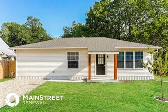 102 E Barton St in Crandall, TX - Building Photo - Building Photo