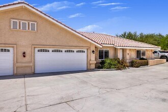 16201 Viho Rd in Apple Valley, CA - Building Photo - Building Photo