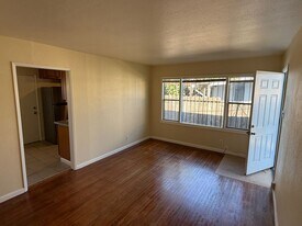 1317-1321 Gaynor Ave in Richmond, CA - Building Photo