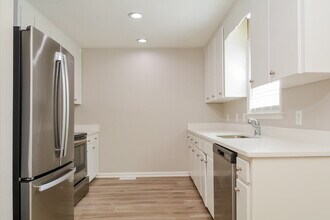8 Atlantic Ave in Benson, NC - Building Photo - Building Photo