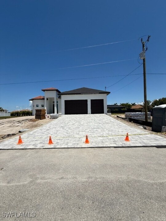 4627 NW 32nd St in Cape Coral, FL - Building Photo