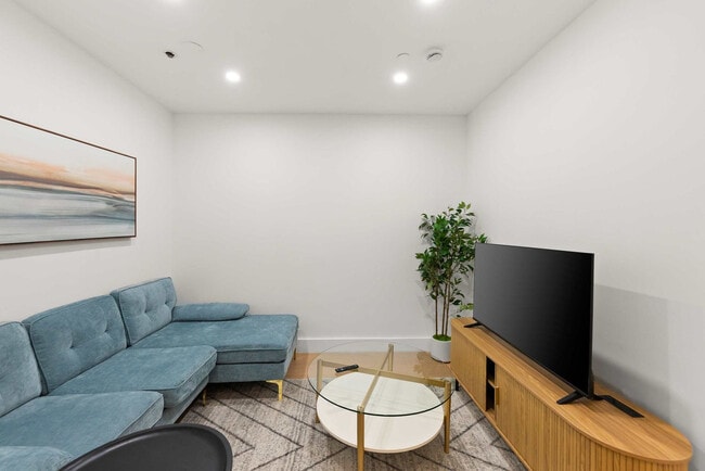 19 St Marks Pl in New York, NY - Building Photo - Building Photo