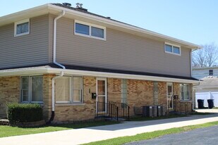 724 Barnsdale Rd in La Grange Park, IL - Building Photo