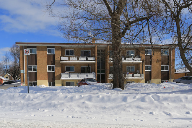 11 Olympic Dr in Kitchener, ON - Building Photo - Building Photo