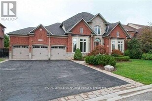 534 Golfview Ct in Oakville, ON - Building Photo