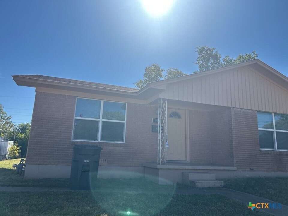 808 Florence Rd in Killeen, TX - Building Photo