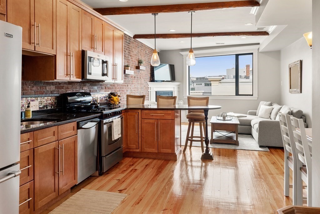 410 E 3rd St in Boston, MA - Building Photo