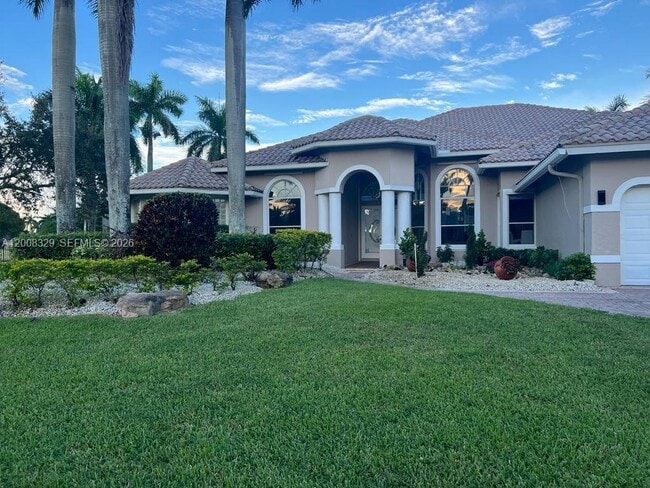 property at 2534 Poinciana Dr