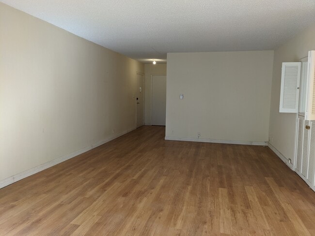 1637 Veteran Ave, Unit 3 in Los Angeles, CA - Foto de edificio - Building Photo