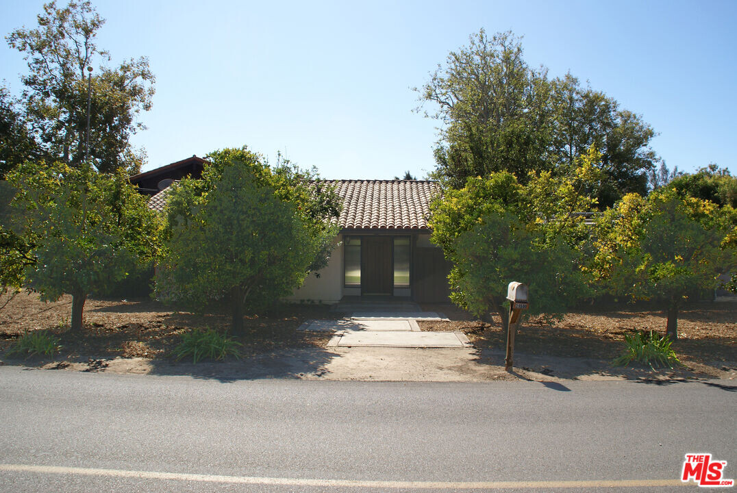 29500 Rainsford Pl in Malibu, CA - Building Photo