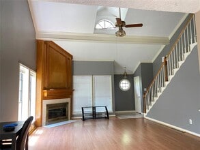16427 Dunmoor Dr in Houston, TX - Building Photo - Building Photo