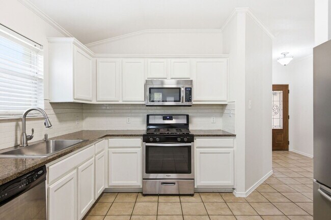 1202 Sundrop Pl in Round Rock, TX - Building Photo - Building Photo