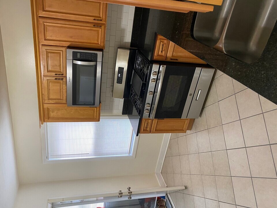 27 Fessenden St in Boston, MA - Building Photo
