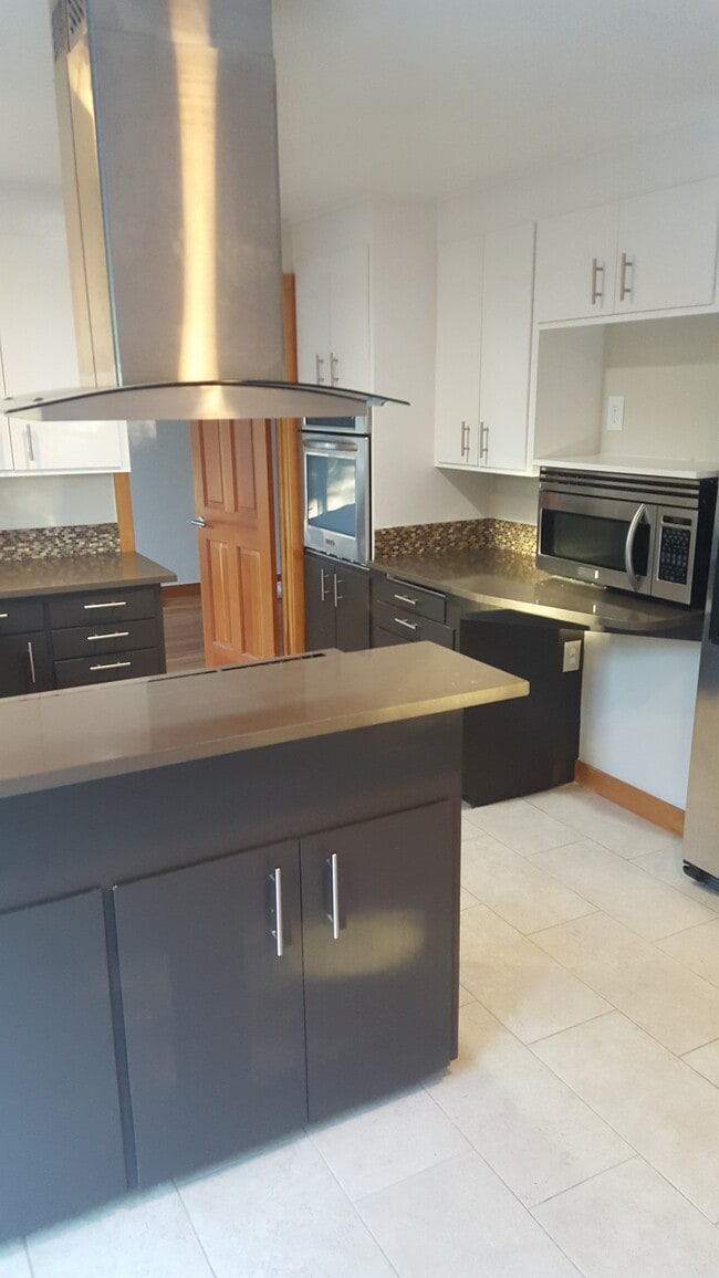 12220 Densmore Ave N in Seattle, WA - Building Photo - Building Photo