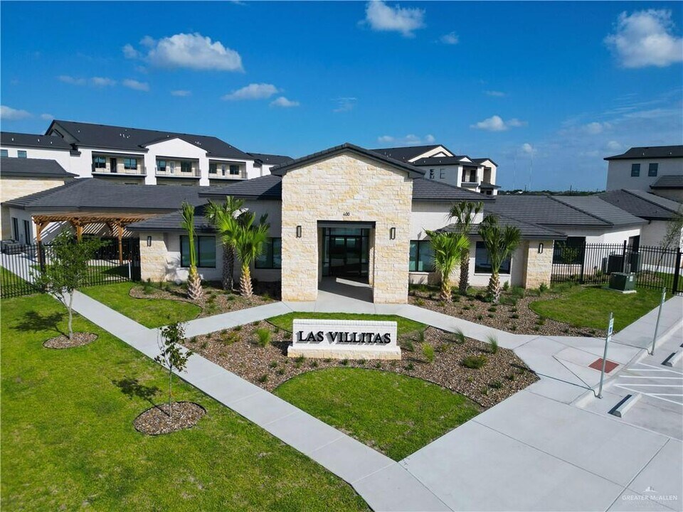 2 State Hwy 336 in Edinburg, TX - Foto de edificio