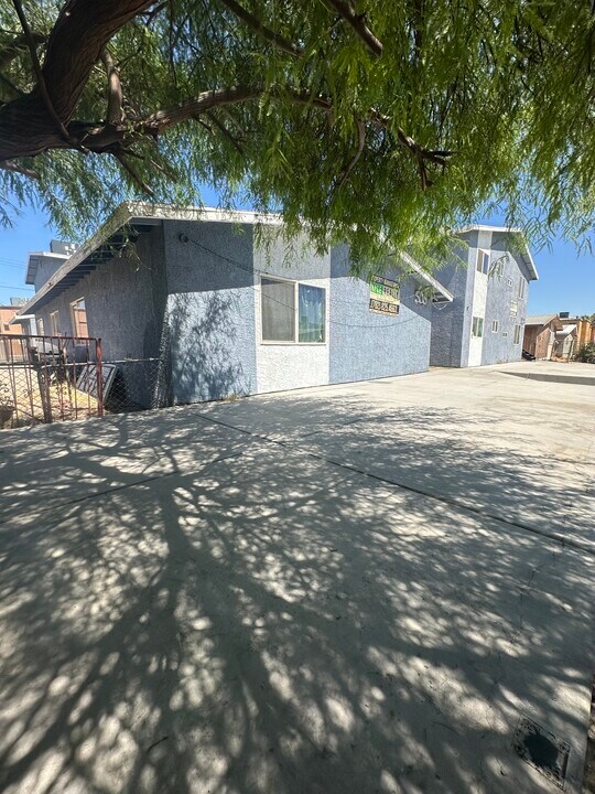 506 McKellar Cir, Unit 4 in Las Vegas, NV - Building Photo
