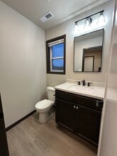 840 Dry Run Creek Ct in Hiawatha, IA - Building Photo - Building Photo