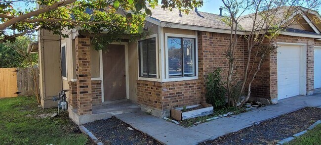 1009 Hyridge St in Round Rock, TX - Building Photo - Building Photo