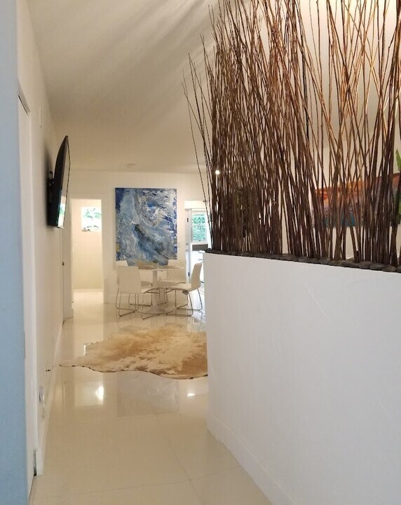 1604 Drexel Ave, Unit 106 in Miami Beach, FL - Foto de edificio