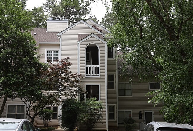 property at 6121 Sunpointe Dr