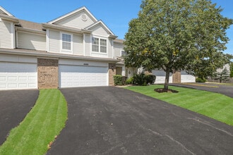 10480 Wakefield Ln in Huntley, IL - Building Photo - Building Photo