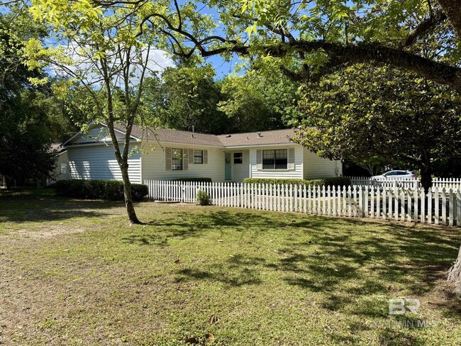 382 Pecan Ave in Fairhope, AL - Building Photo - Building Photo