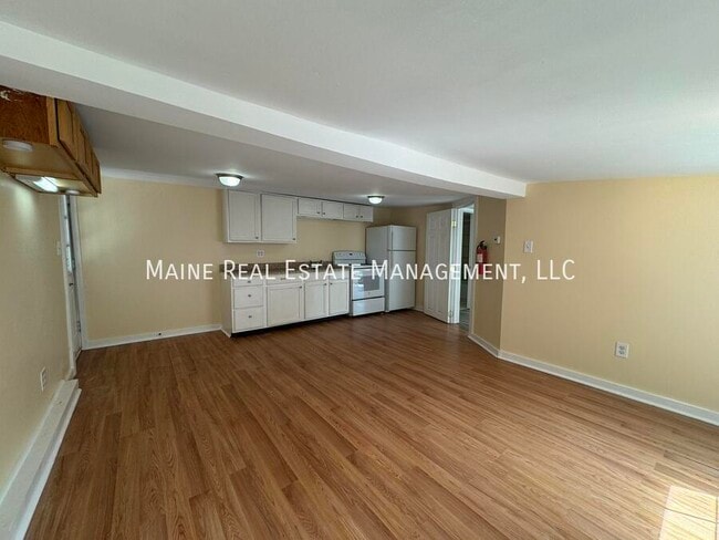 206 Maine Ave in Farmingdale, ME - Building Photo - Building Photo