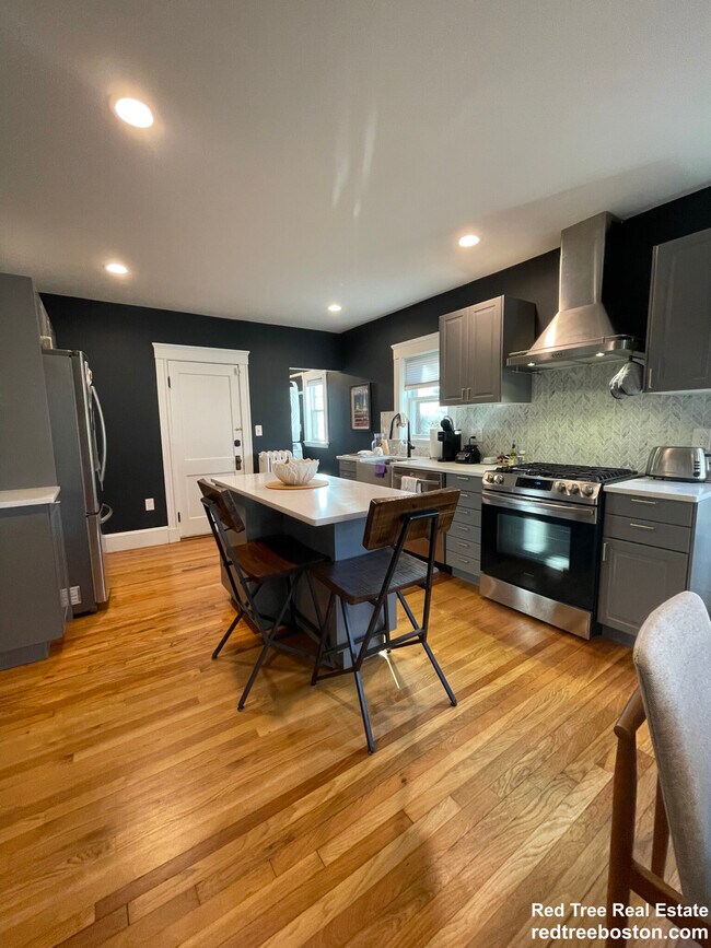 27 Valley Rd Rentals in Milton, MA