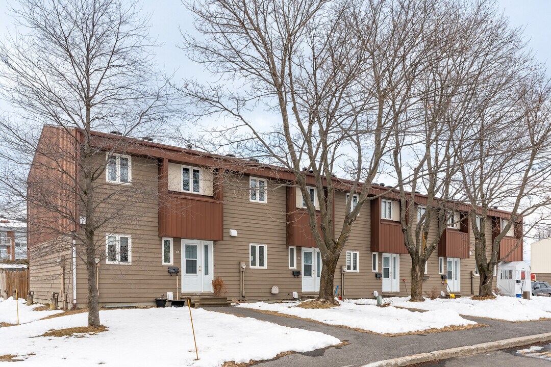 80 Fontenelle St in Lévis, QC - Building Photo