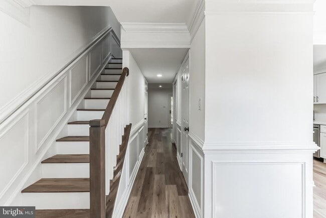 630 Clearwater Ct in Herndon, VA - Building Photo - Building Photo