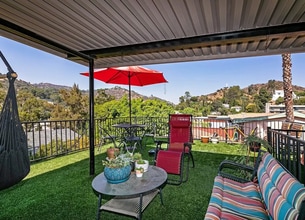 6825 Whitley Ter, Unit Unit 1 in Los Angeles, CA - Building Photo - Building Photo