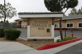 Sunrise Terrace in Hesperia, CA - Building Photo - Building Photo