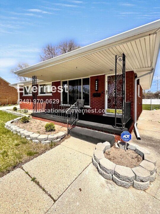 20550 Blackstone Ct in Detroit, MI - Building Photo